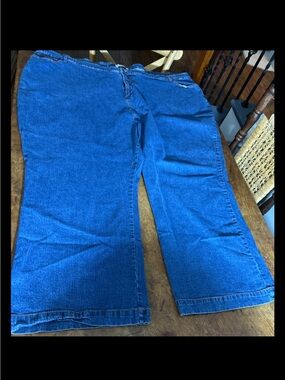 Silhouette Wide-Leg Jeans in Classic Blue size 42W